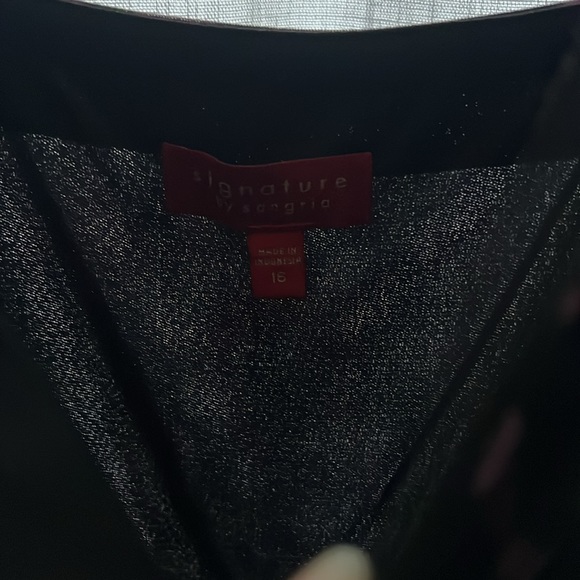 Women’s Dress - Picture 3 of 6